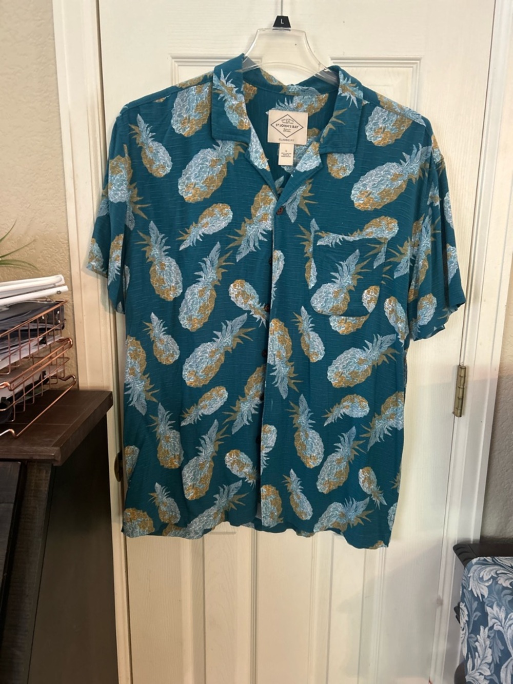St. John's Bay Teal Pineapple Print Short-Sleeve Button-Down Shirt size L.